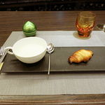 レストラン ラ フィネス - コンソメとクロワッサン