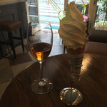 ジェラテリア アクオリーナ - マルコ・デ・バルトリ（950円）とジェラートソフト あんのういも（600円）