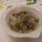 きらく寿し牛巻通 - お通しはたこわさ