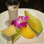 モリタ屋 - メロンに柿❤
      生八つ橋アイスクリームサンド❤
      莓のムース❤