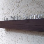 La Petit Scene - 