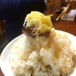 ホルモンまさる  - 白レバーを麦めしの上でトリプルバウンド！