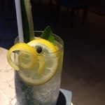 FOUR SEASONS RESORT BALI AT SAYAN - リバーサイドカフェ