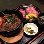 米澤牛DINING べこや - 石焼牛肉道場セット(米沢牛カルビ＆上タン）