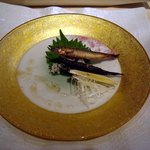 レーヴ ドゥ ギャルソン - アミューズ・燻製稚鮎