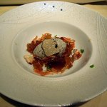 レーヴ ドゥ ギャルソン - 冷たいオマール海老のジュレのスープとトリフ風味のアイスクリーム