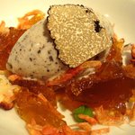 レーヴ ドゥ ギャルソン - トリフ風味のアイスクリームにはトリフが