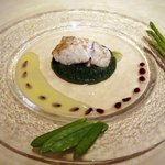 レーヴ ドゥ ギャルソン - スズキのポアレ・パセリガーリックソース