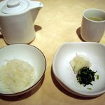 レーヴ ドゥ ギャルソン - ご飯と香の物