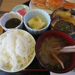 お食事処 若林 - 豆腐のかにあんか、もずく、親がに汁、ご飯･･･