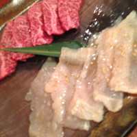 よろにく - 手前が上ミノ、奥が上ハラミ
