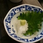 いち花 - ウニラーメンの付け合わせ  大根おろしとワサビ