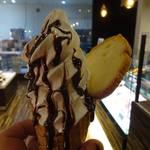 BON OKAWA 軽井沢チョコレートファクトリー - プレミアムソフトクリーム350円