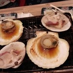 磯丸水産 - ホタテとホンビノス貝（≠蛤）