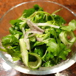 焼肉うしごろ - パクチーサラダ