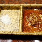 焼肉うしごろ - 特製ソースと塩