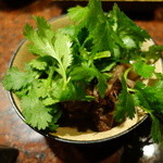 焼肉うしごろ - パクチーを添えて