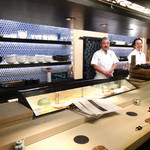 鮨でですけ - 笑顔のお出迎え〜♬