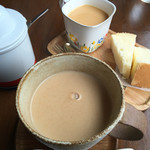 カメイノ食堂 - ジンジャーミルクティー (カップ) 量は以前のポットと同じくらい。