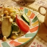 Indo Kare Tsurushi Mizukai Douten - スープ&サラダ