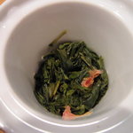 中国料理 堀内 - 茶葉の中に、桃を干した果肉が入っています
