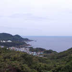 屋上から、足摺岬方面を眺める。秋晴れの空だったら、最高の景色だったろう