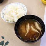 民宿 青岬 - 美味しいご飯に、椎茸の味噌汁。あったまります