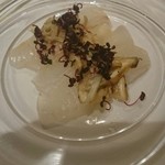 マツカワカレイ、松茸、カワハギ肝のカルパッチョ
