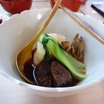 八雲茶寮 - 炊き物…近江牛の大和煮と大根・舞茸・青梗菜