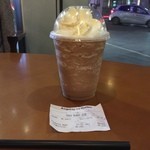 Angel-in-us Coffee - ドリンク写真:2015/11 アイリッシュ・ホワイト レギュラーサイズ 60,000₫（約329円）