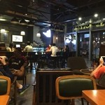 Angel-in-us Coffee - 2015/11 隣の席と席の間が少し狭いけど、それなりにのんびりできる