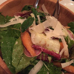 ファソラ - 自家農園の野菜のサラダ。新鮮はいうまでもなく、彩りも美しい。