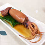 民宿 青岬 - いか丸ごと煮。この民宿の名物メニューとのこと！