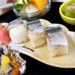 民宿 青岬 - 清水サバのバッテラ。いろんな形で、特産のサバを味わえるのが嬉しい