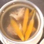 老牌張豬腳飯 - 金針菜のスープ。
