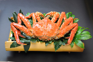 かつら - タラバ蟹　　　　ナンバリングされて北海道より届く新鮮な蟹