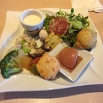 ピッツァ サン フェリーチェ - ランチの前菜めちゃ多い＾＾