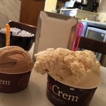 DelaCrem - 左:カプチーノ 右:ピスタチオ、ヨーグルト、アーモンド