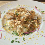 カーサ・デル・チーボ - 八戸産 ひらめの椎茸〆め カリフラワーとボッタルガムジーネ