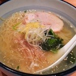 俺流塩らーめん - 料理写真:俺流塩らーめん（670円）