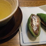 霧の森菓子工房 松山店 - 大福もおいしいですが、お茶もよい香り