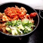 매운맛 김치 고기 부카케 우동 (솥) (열)