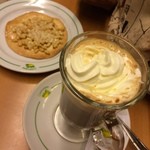 Pasteleria Limon y Menta - モカコーヒーと松の実菓子♪