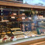 Pasteleria Limon y Menta - 外から見たショーケース☆