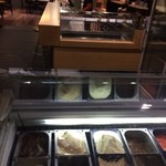 CACAO SAMPAKA - ジェラートのショーケース