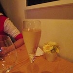MELMOSO da dorokawa - 誕生日なんで先ずは３人シャンパンで乾杯です。
      