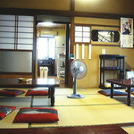 蔵之瀬 - 正面が厨房（台所）