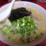 九州ラーメン 銀嶺 - 値段にビックリしていました！