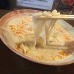 翼餃子 - 麺アップ