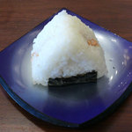 おにぎり・1個（120円税込）。(2015年11月）